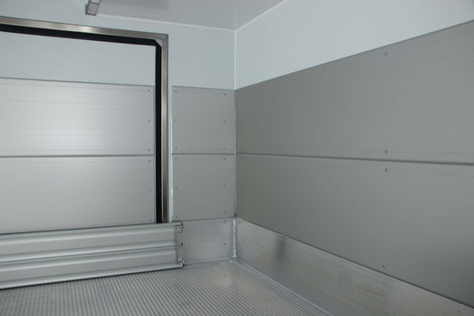 Innenraum Speedy Flitzer für Dönertransporte mit Edelstahlauskleidung.
