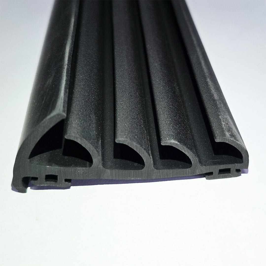 Querschnitt von einer 80mm Türdichtung von einem FIP Kühlaufbau