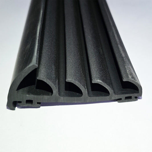 Querschnitt von einer 80mm Türdichtung von einem FIP Kühlaufbau