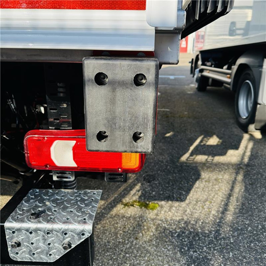 Rammpuffer 200x150x80mm an einem Kühlfahrzeug